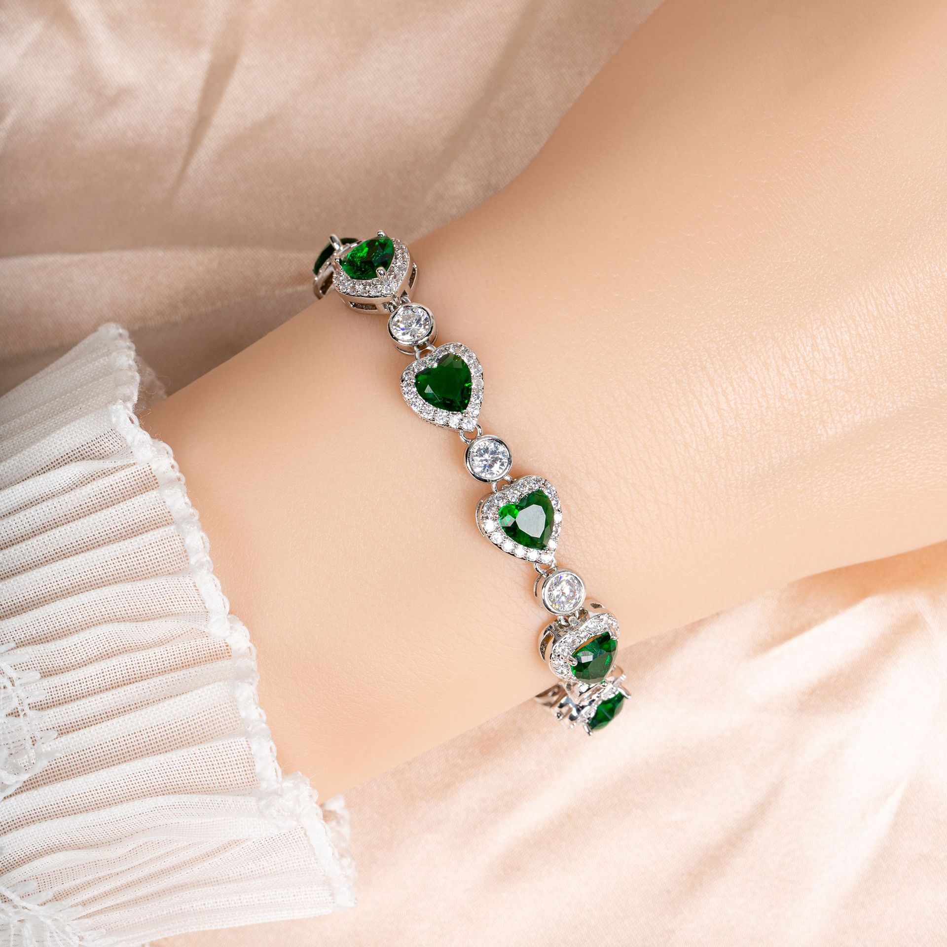 欧美奢华镶钻锆石手链时尚精致高级感水晶手饰女简约创意爱心手链LYSL30371/N-6格蒂莎珠宝宴会礼服配饰珠宝饰品女
