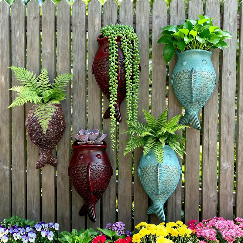 Wall-mounted spotted fish flowerpots, green ivy wall-hanging, simple European-style hanging, no need for drilling, outdoor decorative flower vases for villas