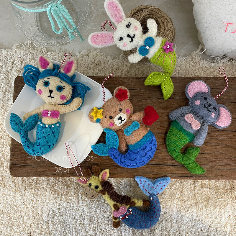 Handmade felt animal mermaid pendant, creative handmade pendant, cute decorative item, children's room display gift details Picture