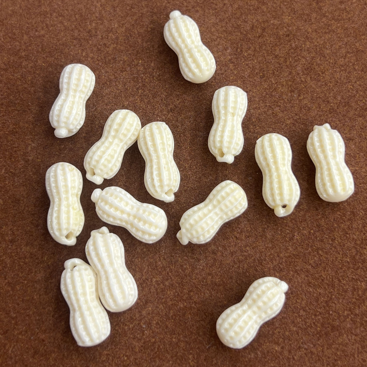 Natural freshwater pearl peanut pendants, DIY handcrafted jewelry accessories, exquisite cross-border jewelry production and wholesale Specification image