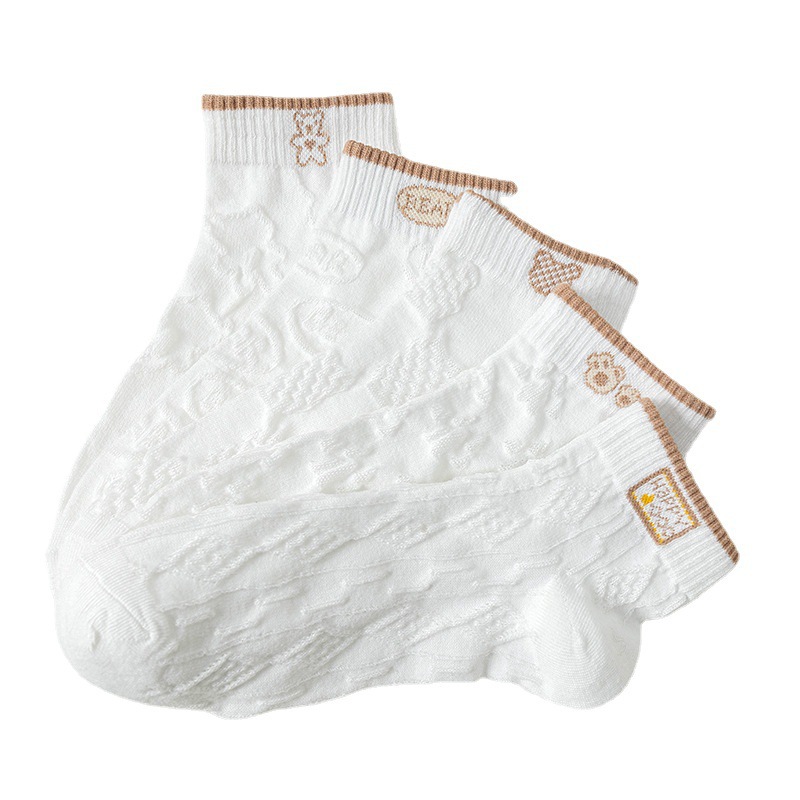 In Zhuji, the popular "Little White Socks" for girls in spring and autumn are cartoon Japanese-style student girls' short socks with shallow openings and low tops Item Picture
