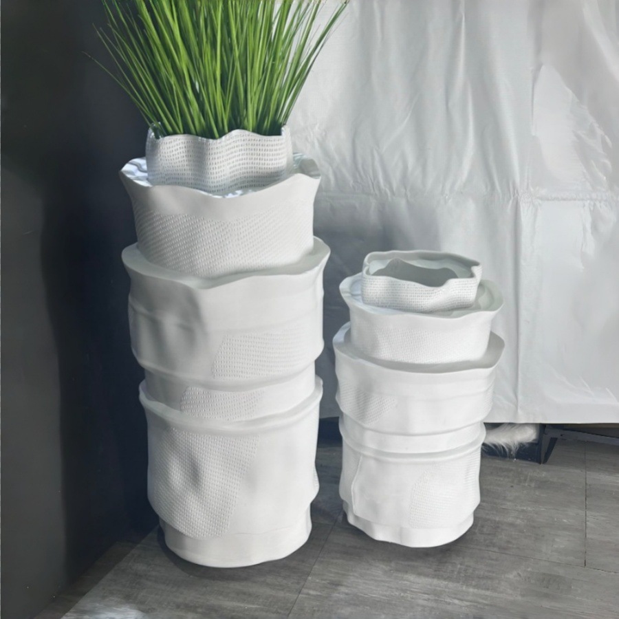 Stacked vertical pattern artistic floor-standing vase, a light luxury minimalist style decorative item, a large and small hotel and homestay soft decoration flower vase Specification image
