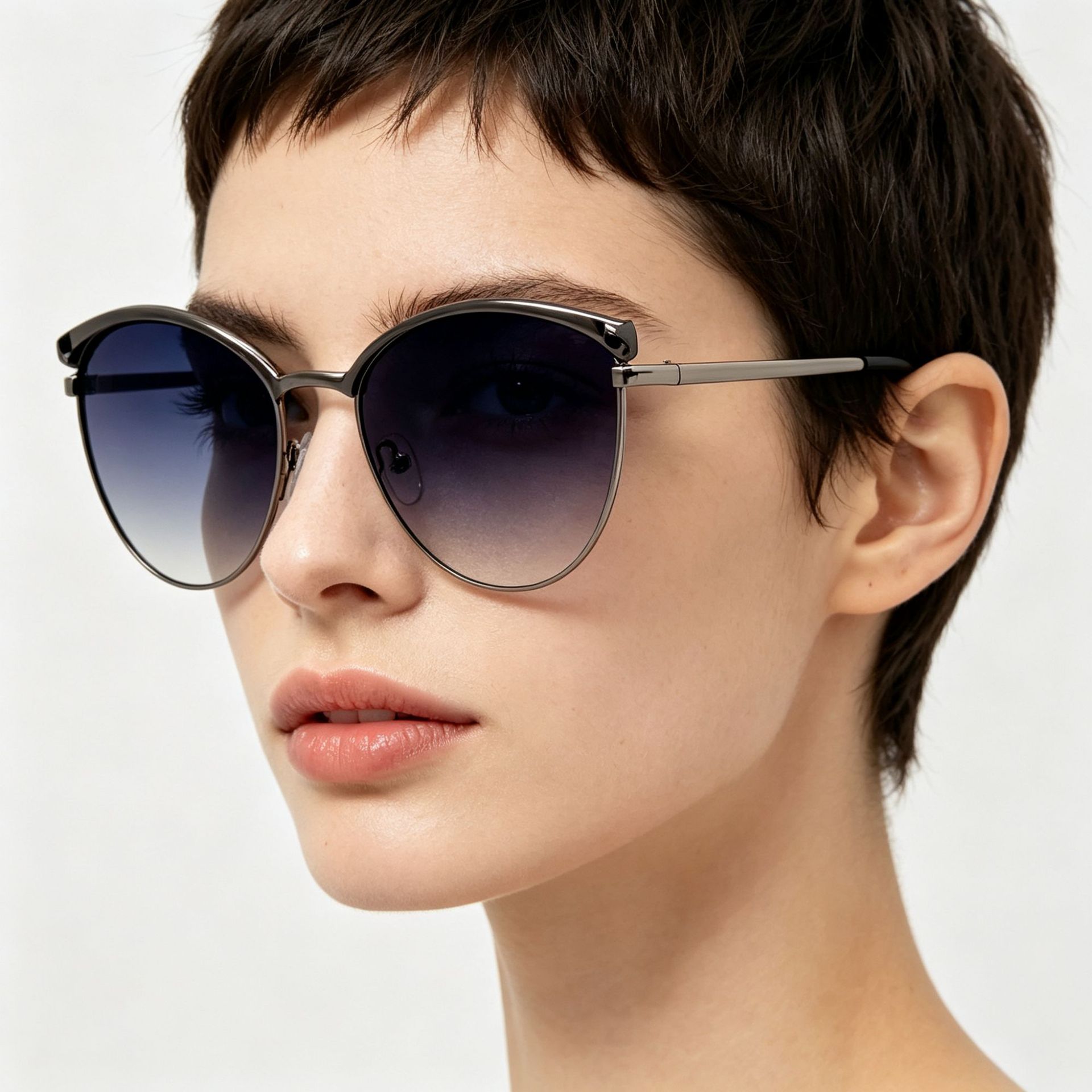 New cat-eye metal sunglasses for both men and women, trendy sunglasses, popular street style sunshade glasses in stock for wholesale