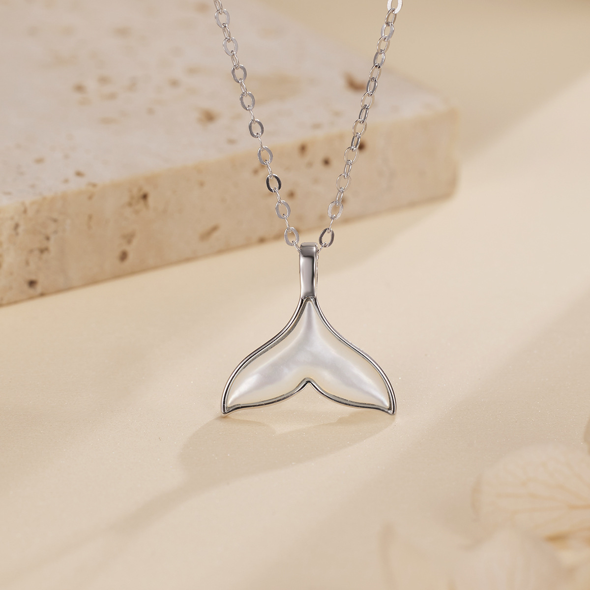 In 2025, a new fishtail necklace is a light luxury and niche accessory for women. I'll have you for the rest of my life. A collarbone chain is a birthday gift for my girlfriend details Picture
