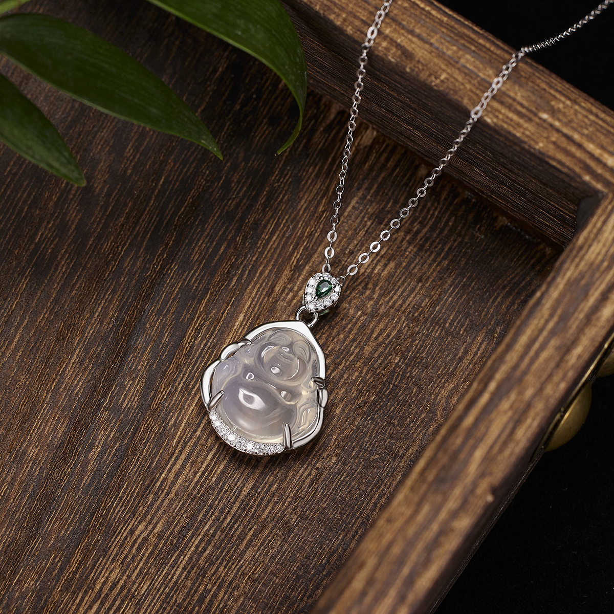 S925 Silver diamond-encrusted natural white chalcedine Maitreya Buddha Necklace for Women, New Chinese-style retro Buddha pendant collarbone chain Specification drawing