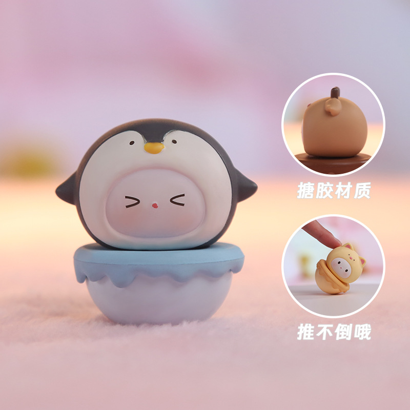 Cute pet untoppleable resin figurines, adorable desktop resin figurines, office decorations, plush figurines wholesale Application Scenario