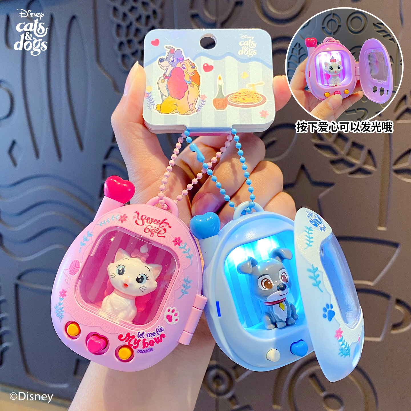 Genuine cartoon cat and dog series keychain pendants, cute pet dolls that glow, and adorable girls' backpack pendants