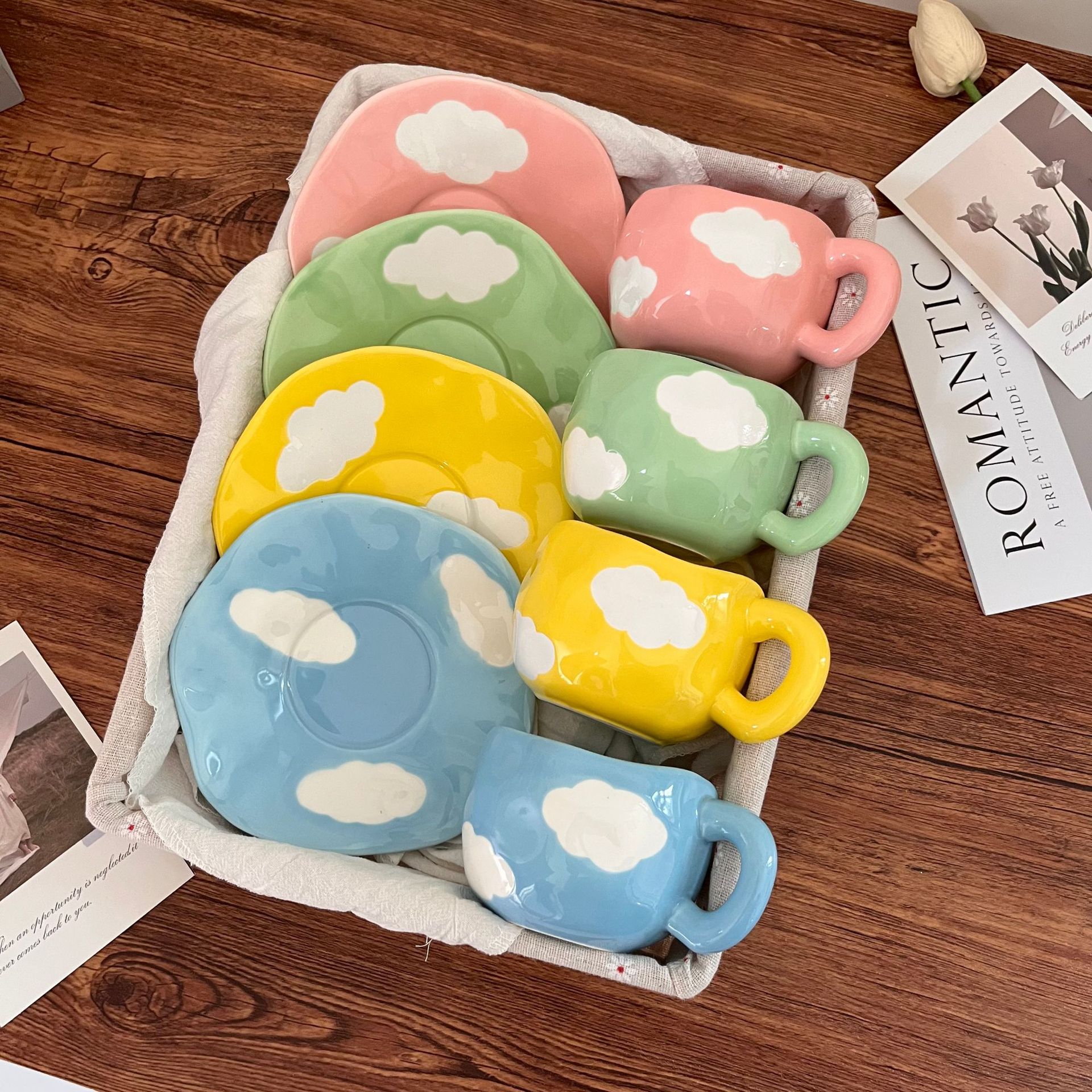 Cute and fresh hand-molded coffee cups and plates, girlish mugs, afternoon tea ceramic cups, hand-painted cups with high appearance standards