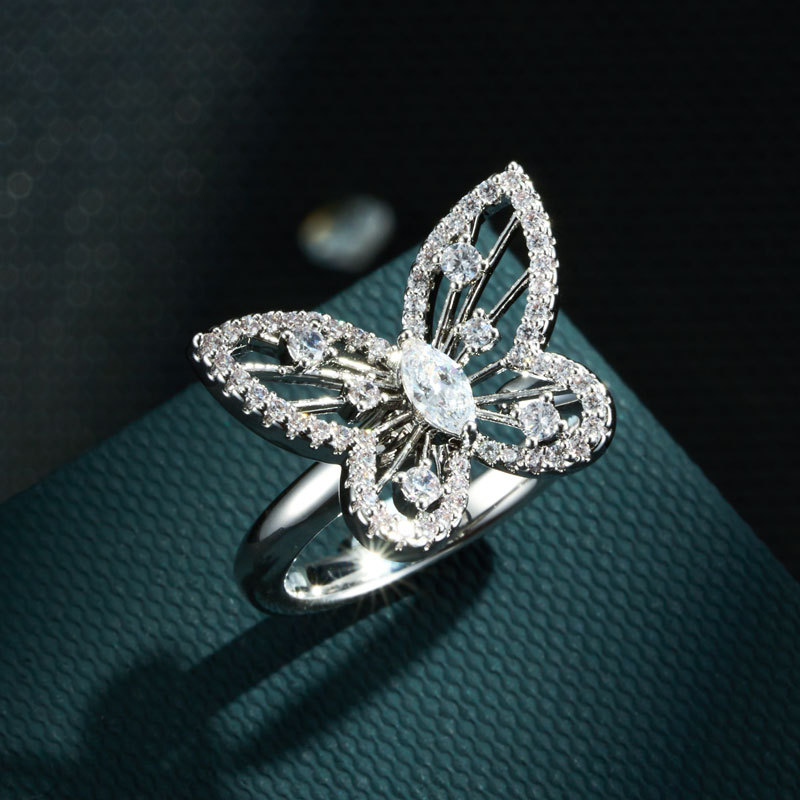 Fashionable, light luxury, dynamic butterfly opening ring, copper alloy, real gold electroplated, slightly inlaid zircon, exquisite adjustable ring Application Scenario
