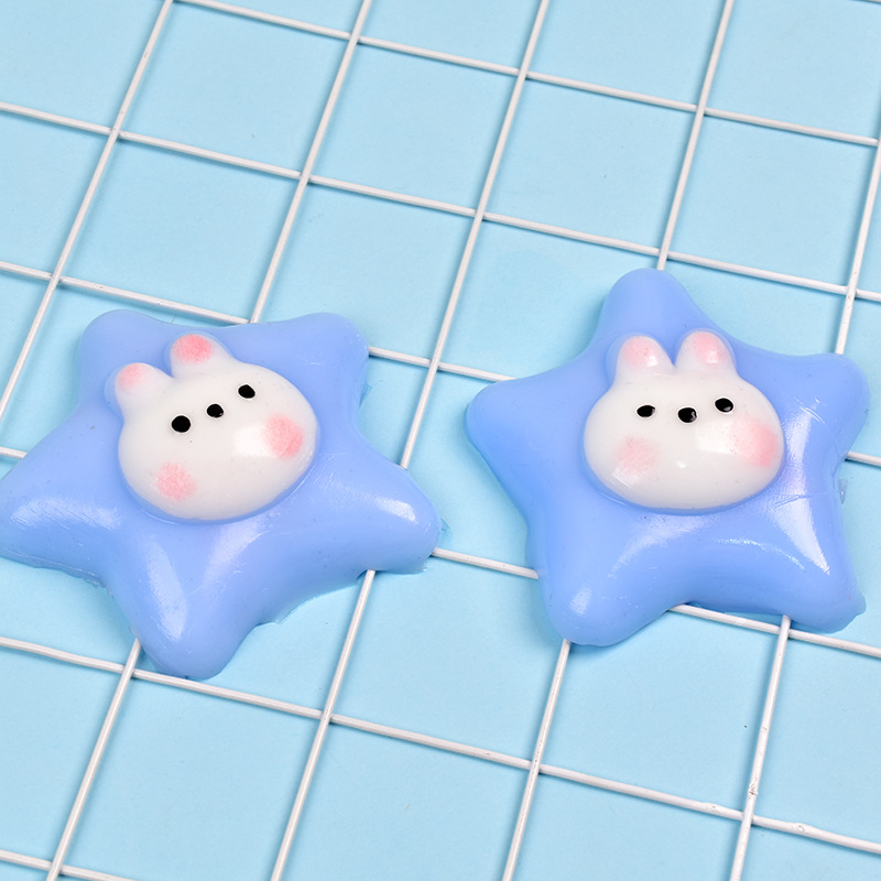 The super soft and wet star rabbit is a popular online celebrity. It has a mud texture and is a stress-relieving toy that is selling well in the toy factory details Picture