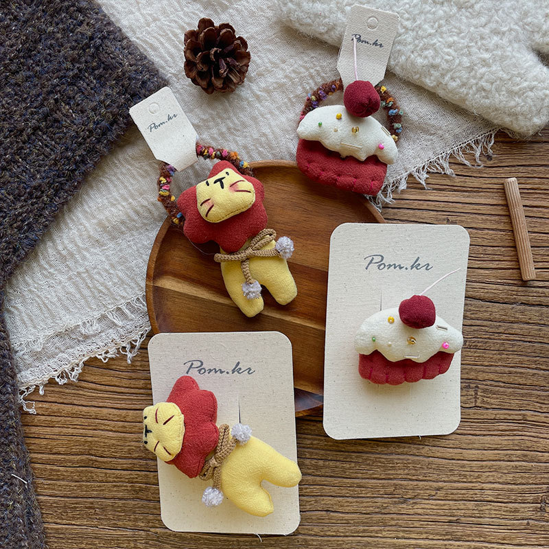 New Korean-style sweet autumn and winter mini cake hair clips, children's handcrafted fabric side fringe hair clips, hair accessories and hair bands Specification image