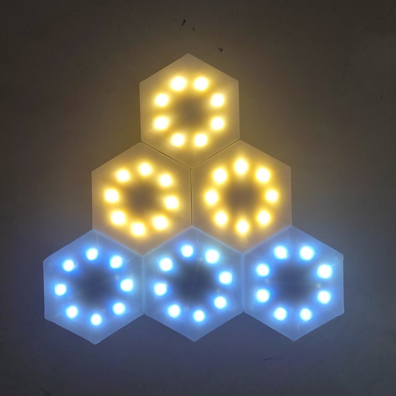 New cross-border solar 8-LED creative honeycomb decorative light, night light, outdoor solar wireless wall lamp, atmosphere Application Scenario