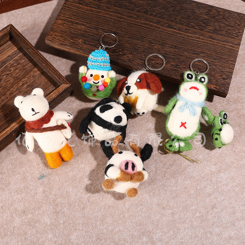 Nepalese wool felt three-dimensional figurine, little sheep animal, light luxury and high-end feel, pure handcrafted wool felt bag pendant Application Scenario