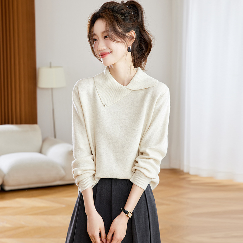 Women's fashion design sense: A purple sweater with a slanted lapel as the base layer for women's 2025 new autumn and winter single-wear knitted sweater details Picture