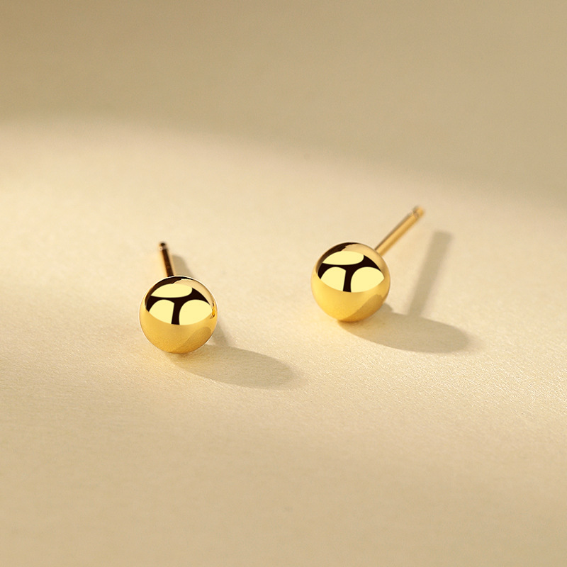 Amazon's best-selling small round ball smooth ear studs, ear sticks, women's ear piercings, golden bean earrings, and elegant earrings wholesale Application Scenario