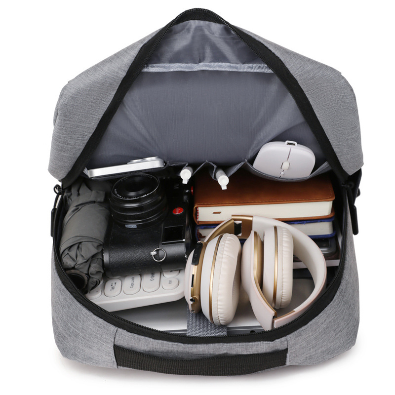 Customized logo for 2025 new men's casual large-capacity sports backpack, business computer bag and travel bag Application Scenario