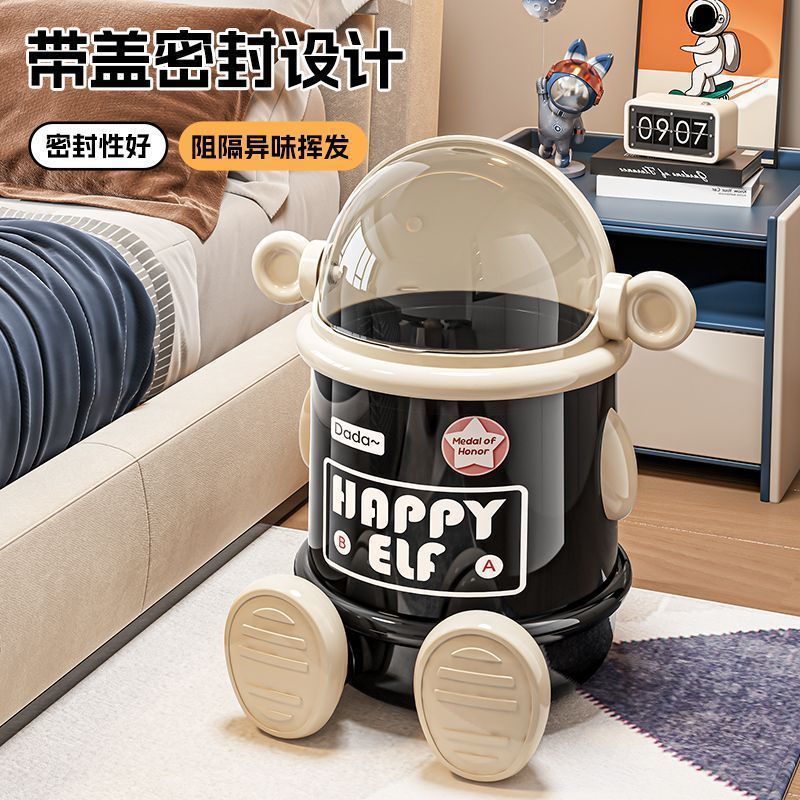 Astronaut astronaut trash can for home use, light luxury, high-end, high appearance level, creative robot-shaped trash can with lid Application Scenario