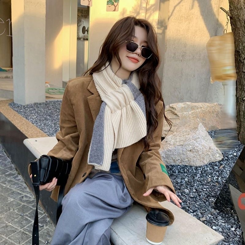 A short, cross-knitted scarf for women in autumn and winter, in Korean color, versatile and warm in winter. It's a neck protection for lazy people and is available for wholesale at popular street stalls Specification image