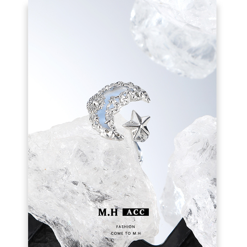 Original lava blue moon ring for women, a niche design with a light luxury and high-end feel, unique and individual index finger ring Application Scenario