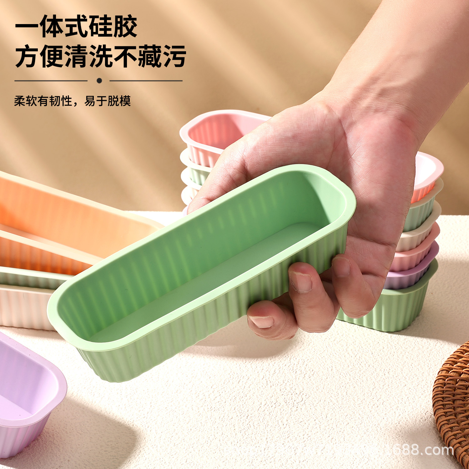 Cross-border rectangular silicone cake mold, kitchen baking, cheese and durian box, household air fryer silicone plate Application Scenario