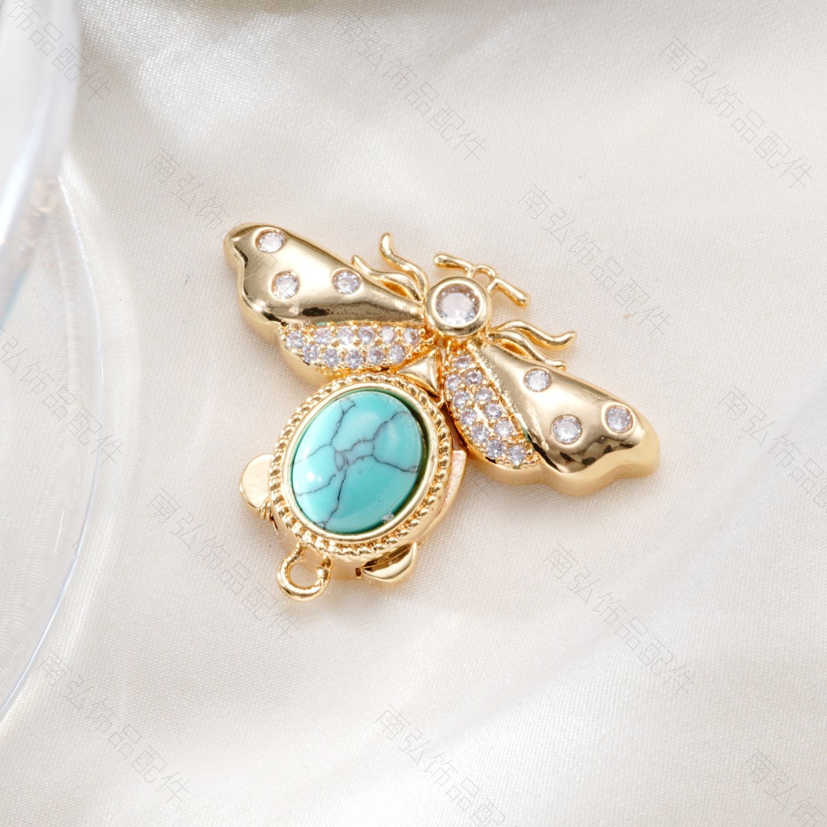 Copper-plated 18k color retention micro-inlaid zircon red agate insect bracelet, pearl necklace, clasp, DIY jewelry accessories Application Scenario