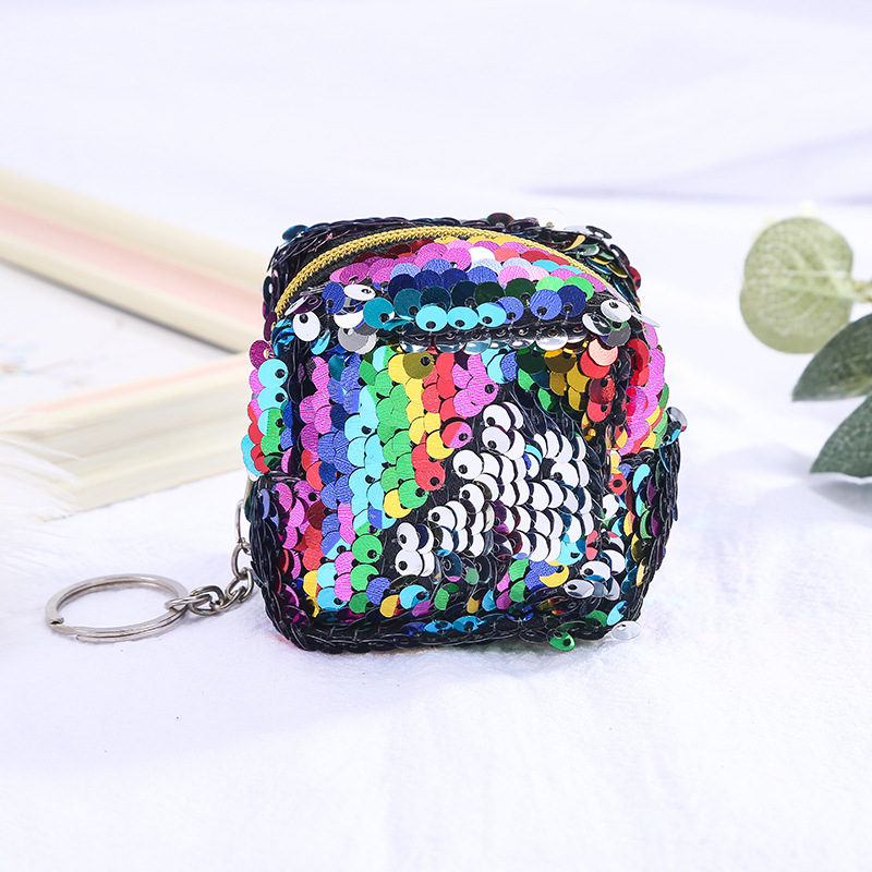 Cross-border sequined bag, coin bag, two-color three-dimensional sequined coin purse, women's mini wallet, storage small bag, portable fringed sequined bag Application Scenario