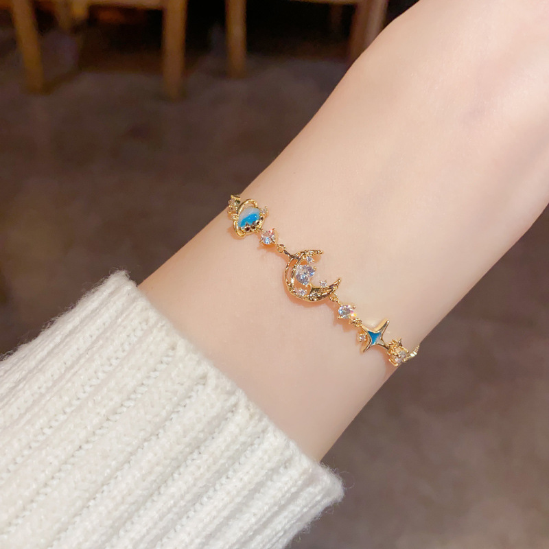 Wholesale of light luxury, fashionable and versatile diamond-encrusted blue star moon bracelet for women, simple, niche, elegant and high-end jewelry Specification image