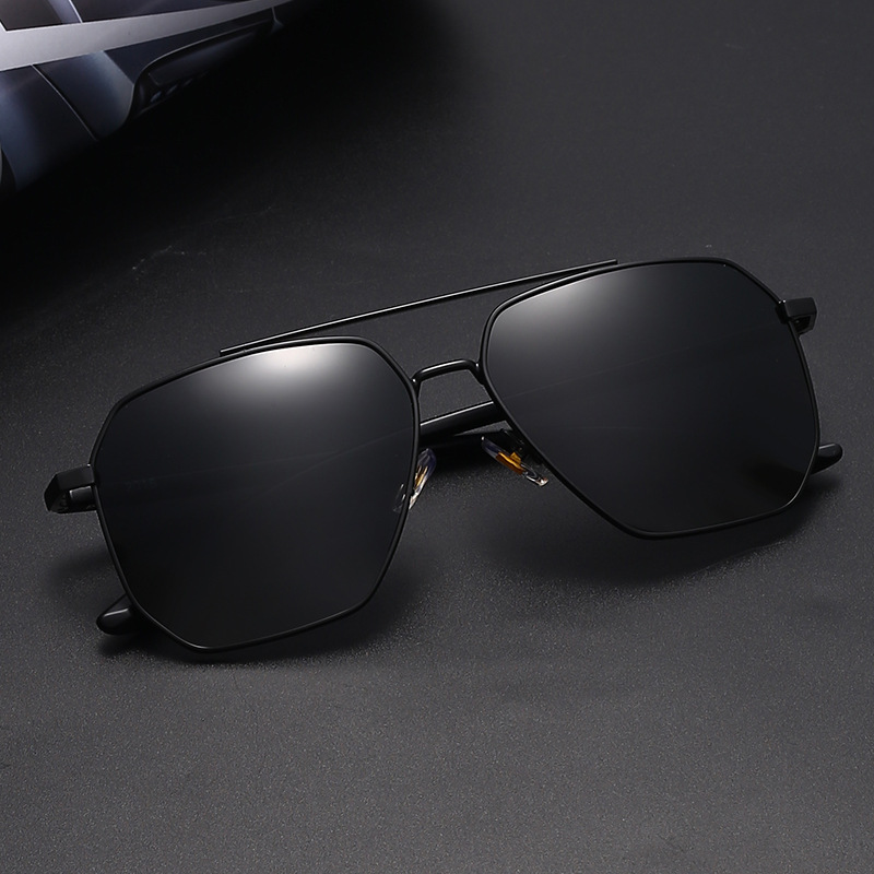 Polarized sunglasses for men, high-end UV protection for driving, yellow lens sunglasses, anti-strong light square frame fishing glasses Item Picture