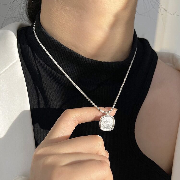 Korean S925 sterling silver square pendant necklace, women's collarbone chain, water wave chain, ins niche design, high-end and light luxury Application Scenario