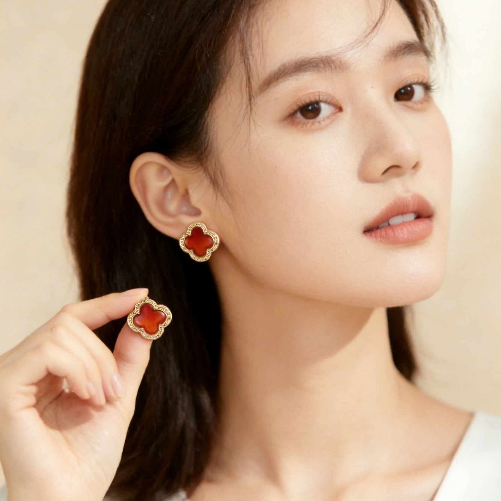 Light luxury and high-end red agate four-leaf clover earrings, copper alloy, real gold electroplated, slightly inlaid zircon s925 silver needle earrings details Picture