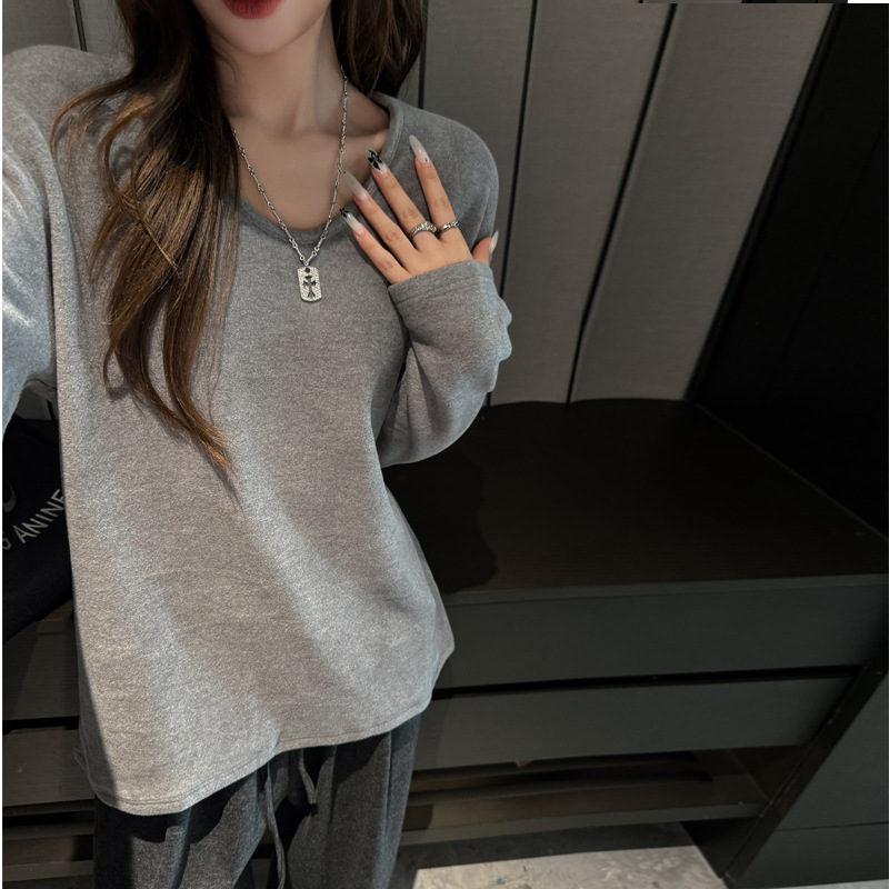 German velvet versatile solid color loose casual V-neck long-sleeved T-shirt for women's laid-back style in autumn and winter, thickened with velvet
