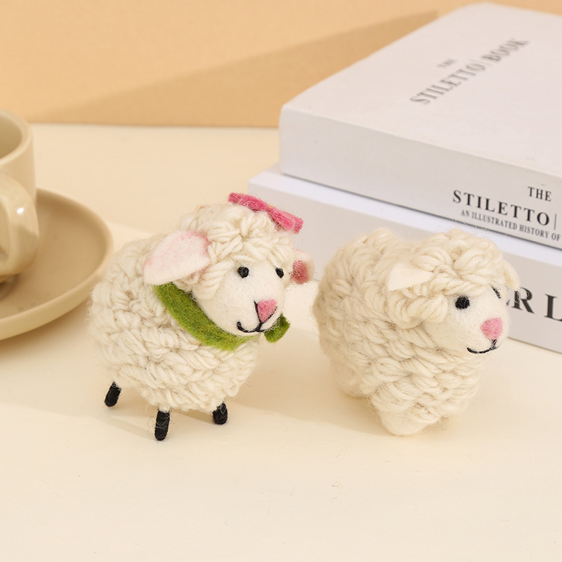 Little sheep handmade wool felt pendant, cute sheep bag pendant, plush car keychain doll gift details Picture