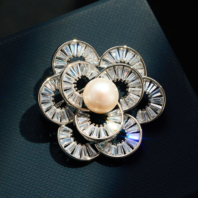 French elegant freshwater pearl camellia brooch, copper alloy inlaid with zircon, real gold electroplated, high-end fashion pin Application Scenario