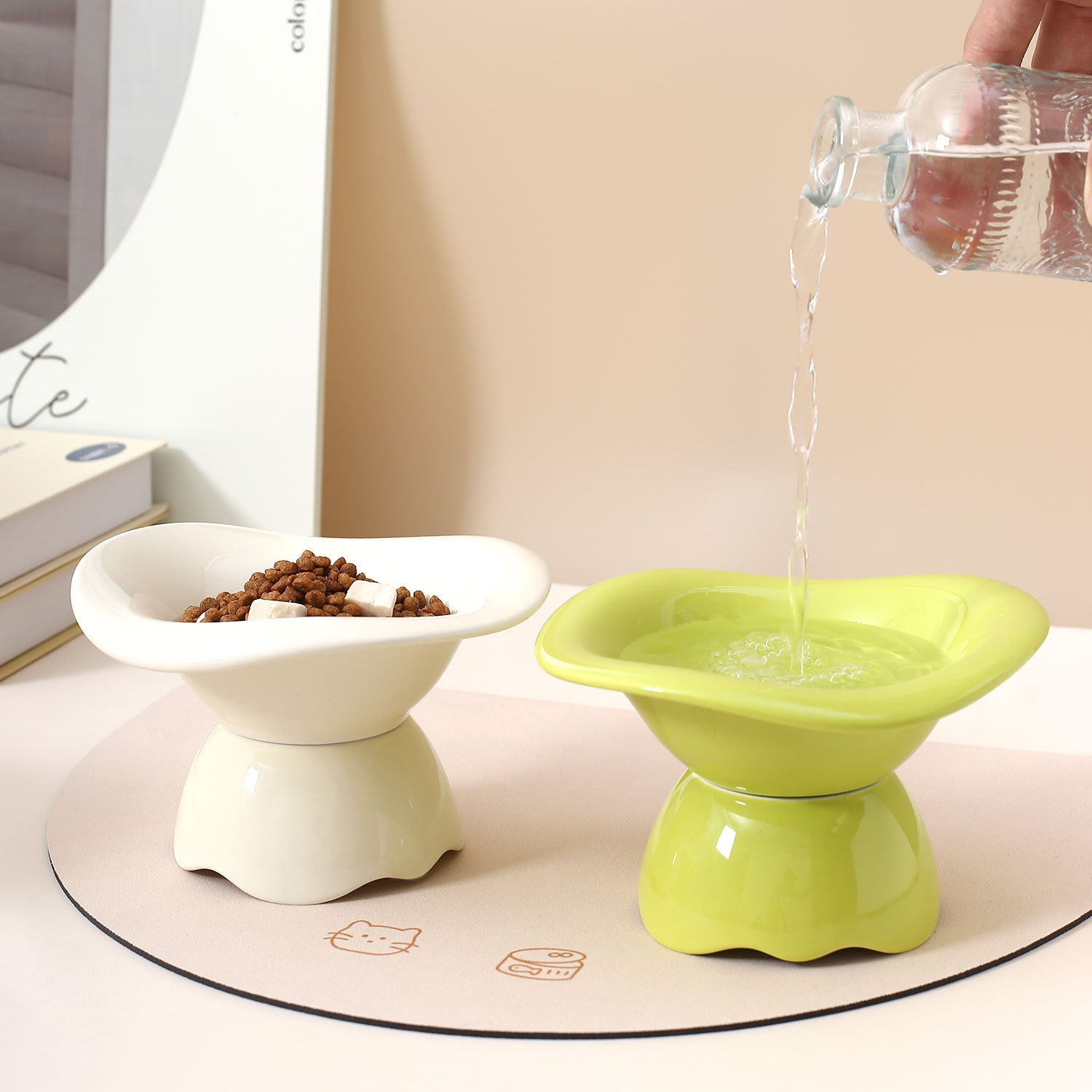 Cream-style series split wavy pet bowl, household ceramic cat bowl and dog bowl, high-legged neck guard bowl, cat and dog food bowl details Picture