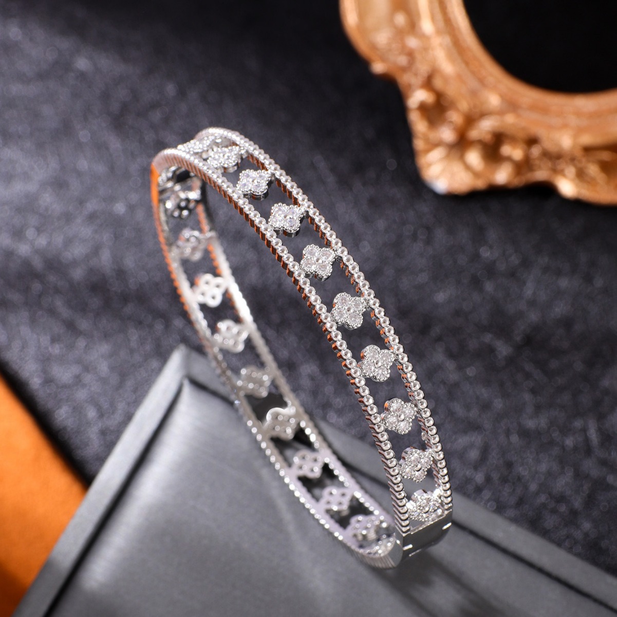 Fashionable country style four-leaf clover 3A zircon bracelet for female Korean Internet celebrity, light luxury and versatile 鉓 product factory direct sales Specification image