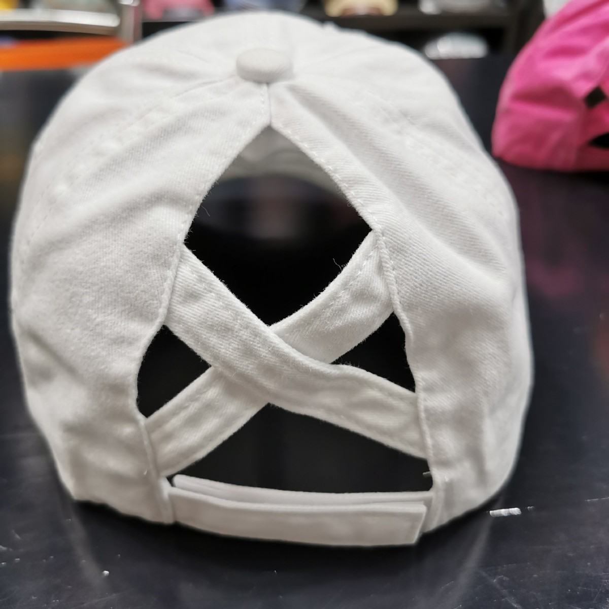 New washable perforated cross high ponytail hats for both men and women, versatile baseball caps for spring, summer and autumn with soft tops and duck tongues for export Application Scenario