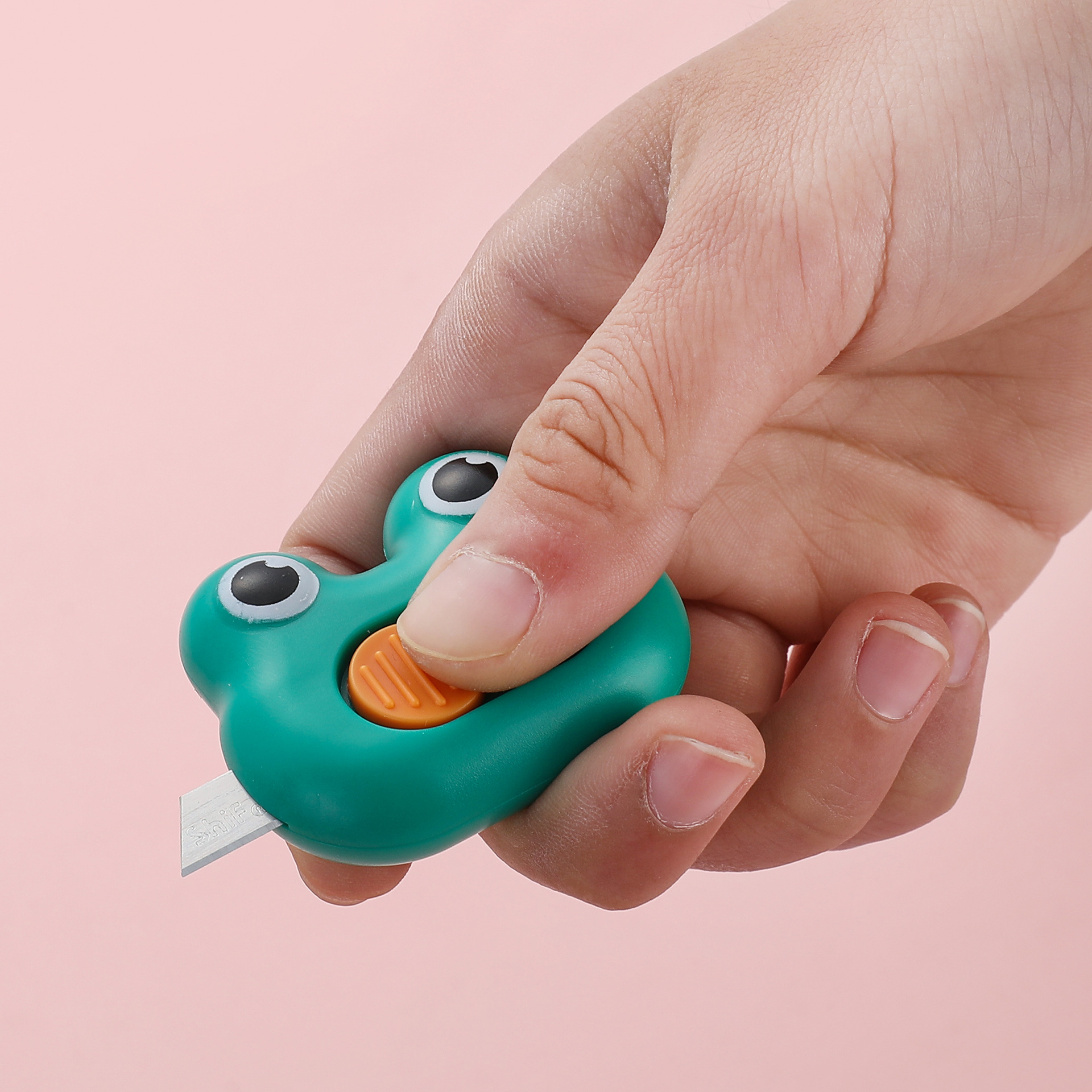 Pioneer 8147 Frog Cartoon Utility Knife, Express package Opening, Portable Art Handmade Paper Cutting Mini Utility knife details Picture