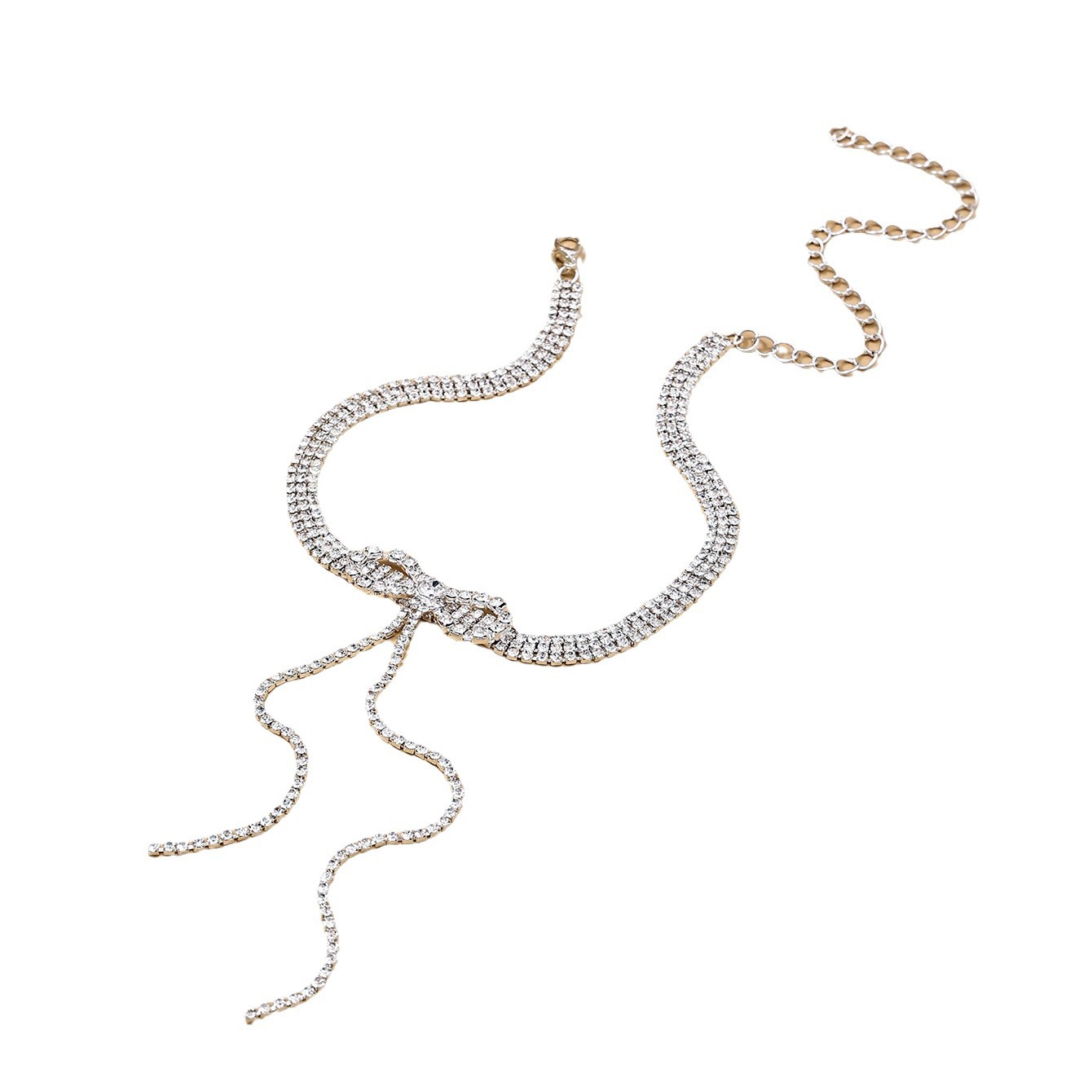 A trendy, fashionable, high-end, versatile, light luxury water diamond jewelry necklace for parties, events, banquets, and a best-selling bow necklace Item Picture