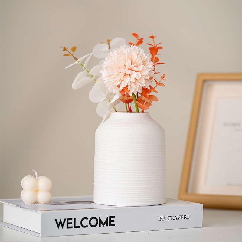 2025 style ceramic vertical pattern vase, Nordic minimalist matte vase, simple white porcelain living room TV cabinet flower arrangement details Picture