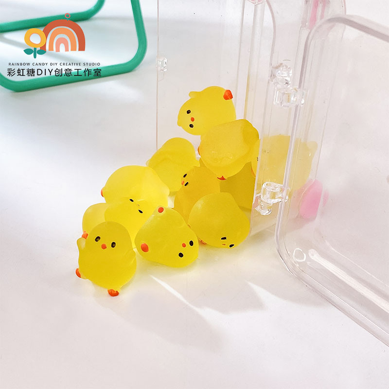 Cartoon mini luminous yellow chickens, cute little animals, luminous resin ornaments, model toys, micro-miniature landscapes Specification image