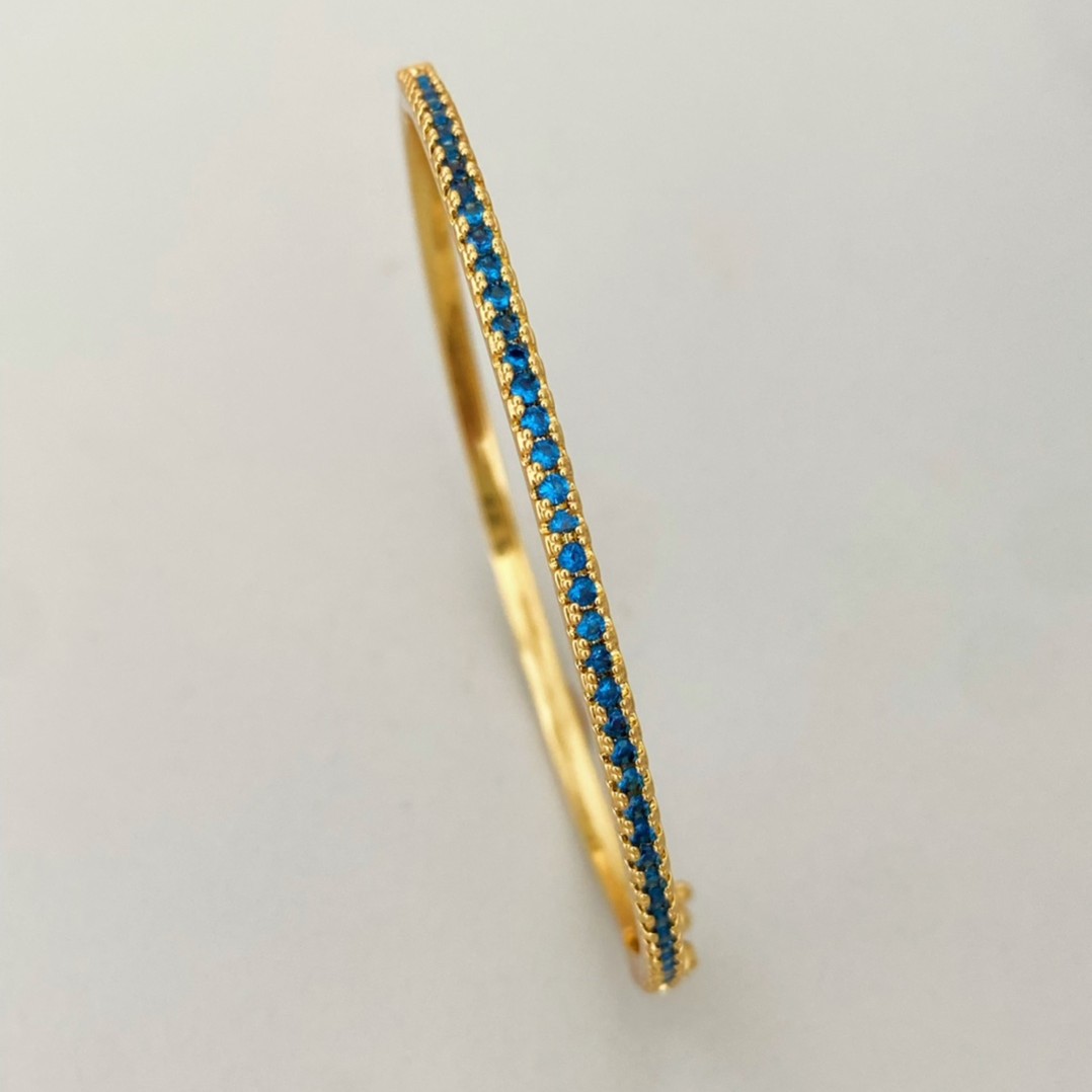 European and American trend: Simple half-circle diamond bracelets for women, trendy and fashionable, colorful zircon bracelets and wristbands, cross-border wristband wholesale Application Scenario