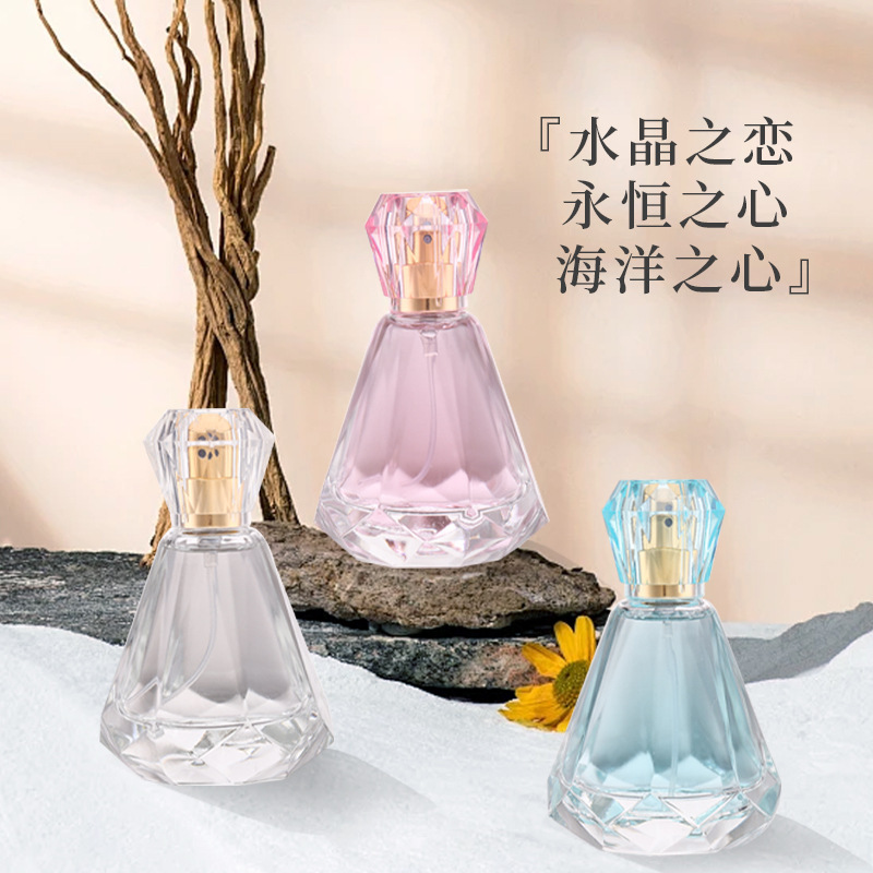 "Crystal Love Ocean Heart Diamond Perfume, a long-lasting light fragrance for men and women, available for wholesale in Vietnam.