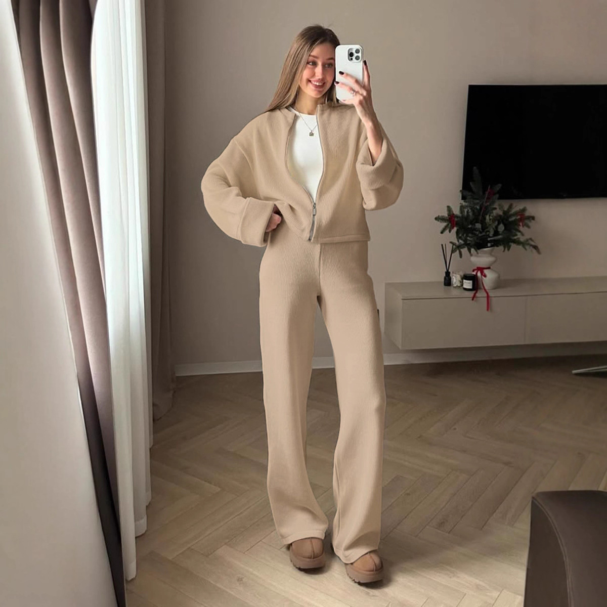 Cross-border knitted long-sleeved wide-leg long pants set, European and American 2025 autumn/Winter new zipper coat long pants casual set Application Scenario