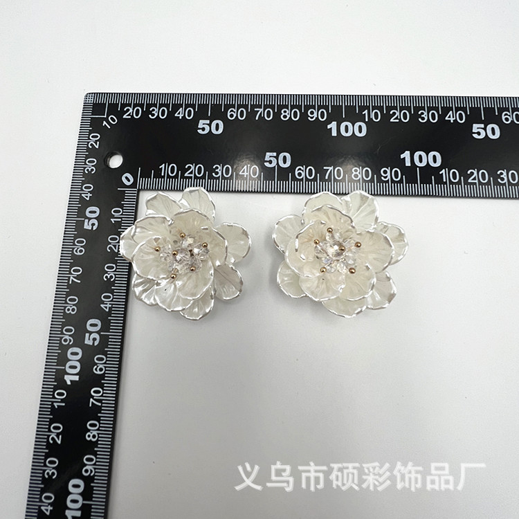 Factory direct supply of double-layer flower accessories, hairpins, grabbers, and imitation pearl petal flower materials details Picture