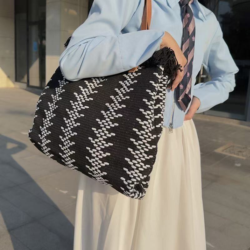 Cross-Border Canvas Bag, Fringed Letter Canvas Bag, Canvas Tote Commuter Bag, New Summer Fashion And Stylish, Large-Capacity Fringed Woven Bag, Women's Single-Shoulder Handbag, Tote Bag, Women's Canvas Bag details Picture