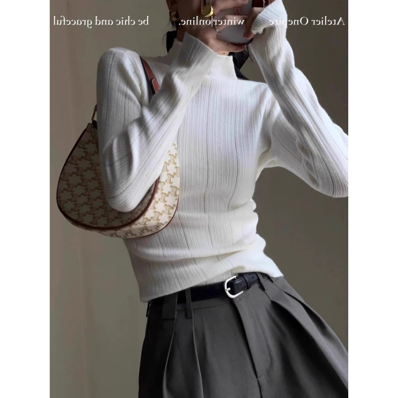 A blue semi-high-neck knitted base layer for women in autumn and winter, a slim and soft sweater paired with a tea-scented top Item Picture