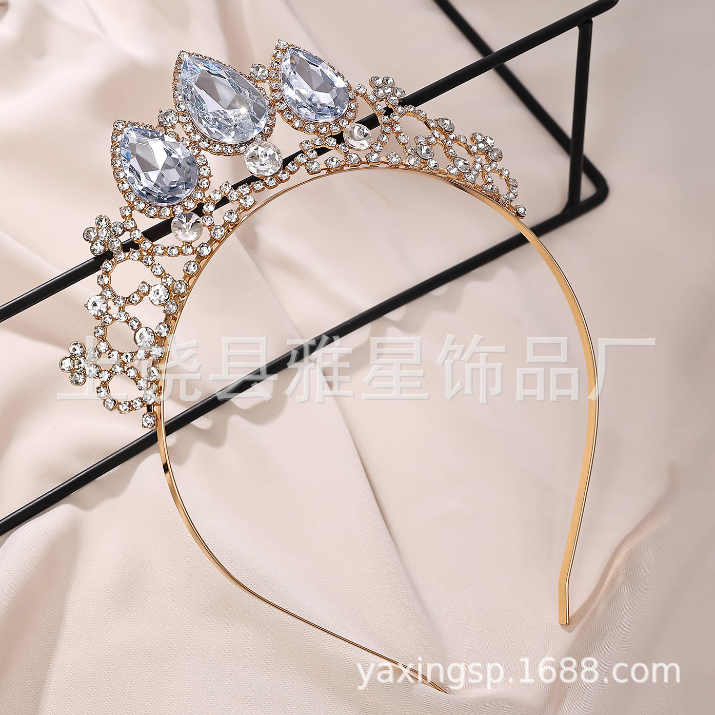 New diamond and silver princess headwear from Europe and America, grand and luxurious wedding dress, super glittering crystal bridal hairpin details Picture