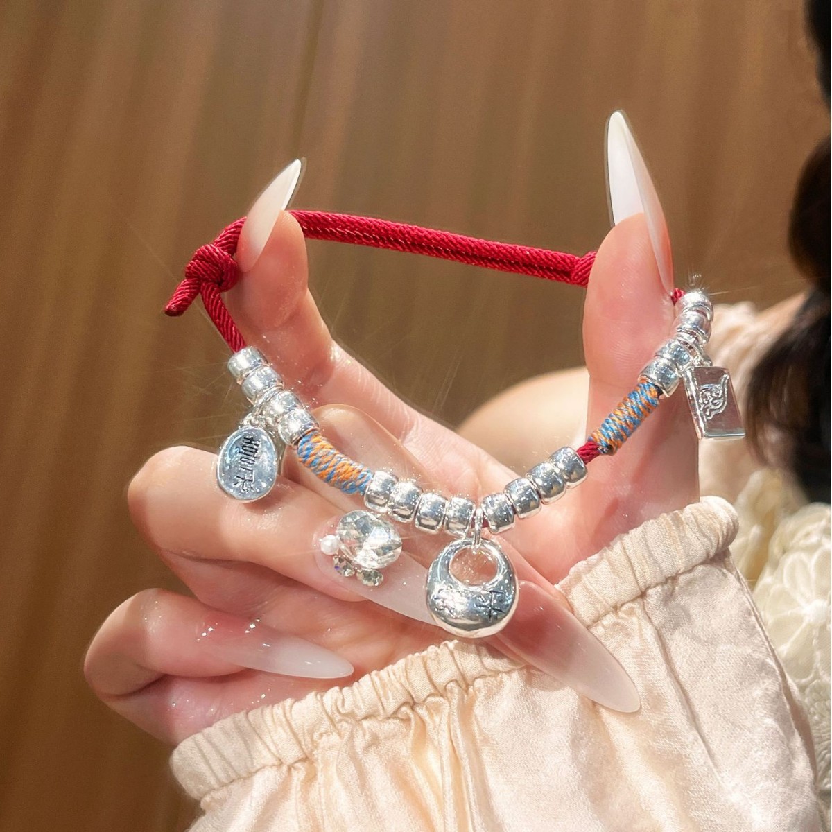 Copper-plated Miao silver coiled bracelet, solid small fat red string pure silver bracelet, bracelet, couple, men and women, may they have a peaceful and happy life full figure