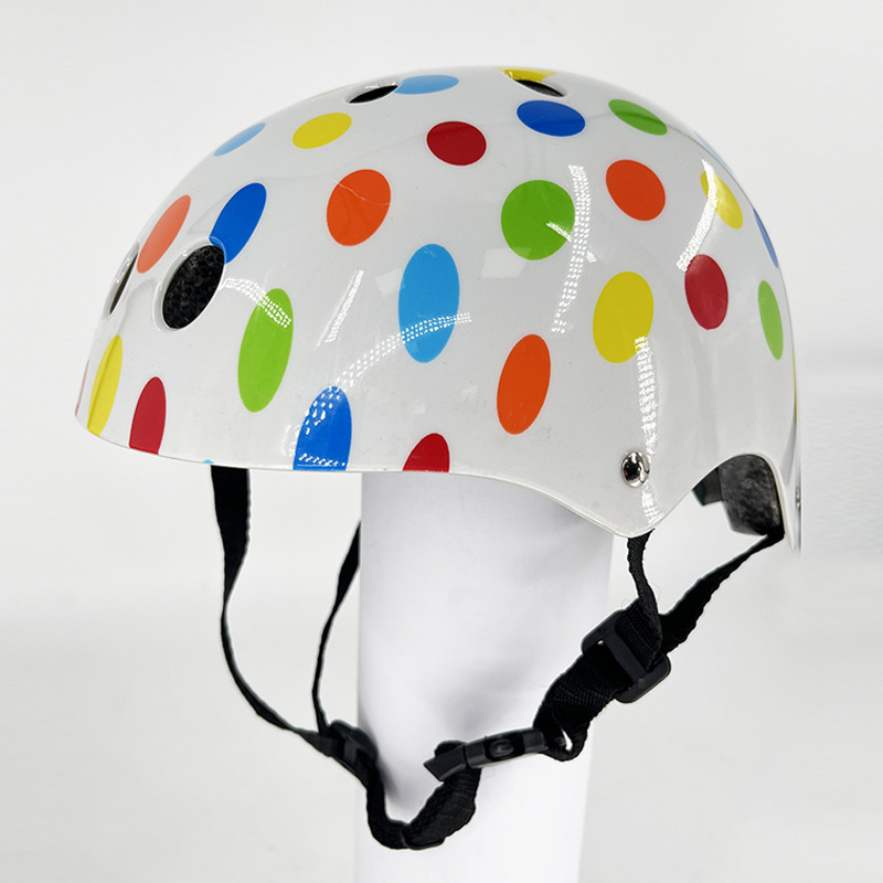 骑行头盔实物图