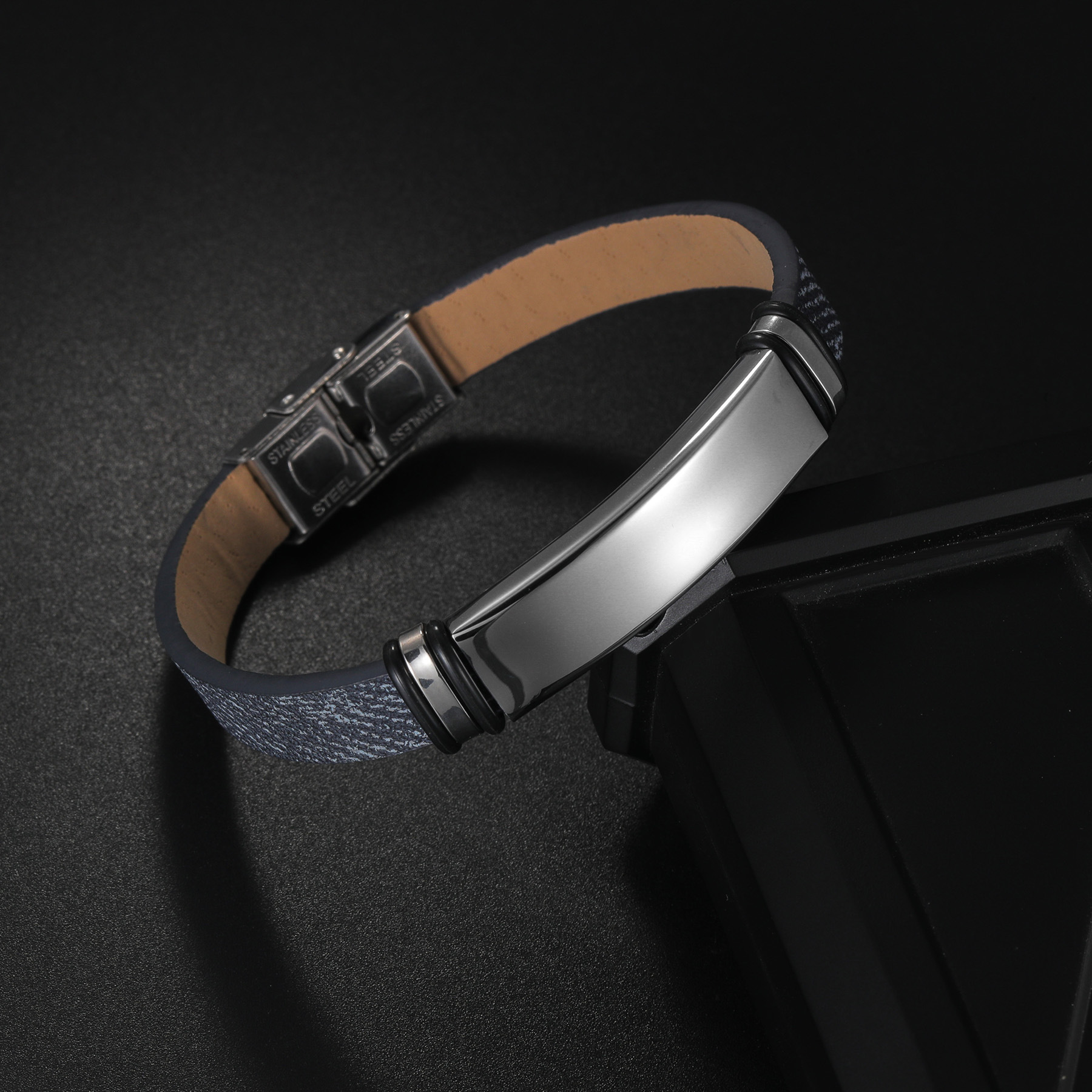 Cross-border Russian bestseller stainless steel smooth laser-engraved couple bracelet, simple and trendy titanium steel sports bracelet Specification image